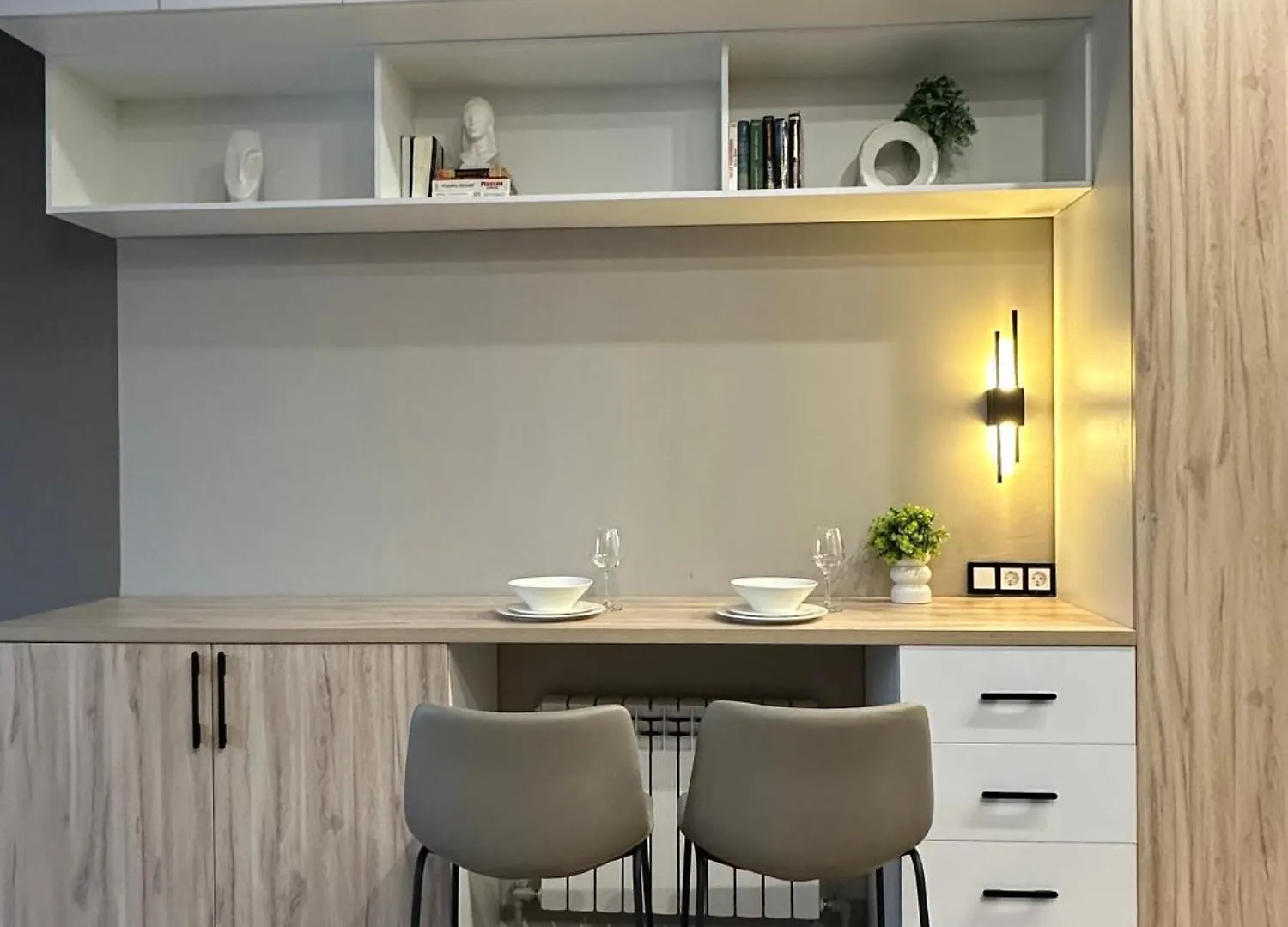 4 Seasons Black Almaty Apartment