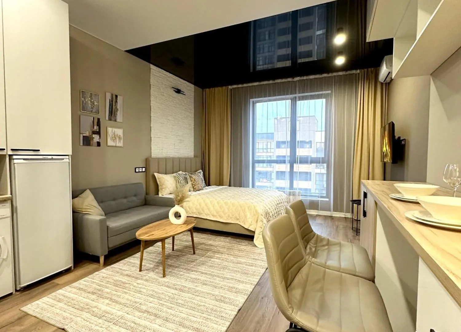 Apartment 4 Seasons Black Almaty